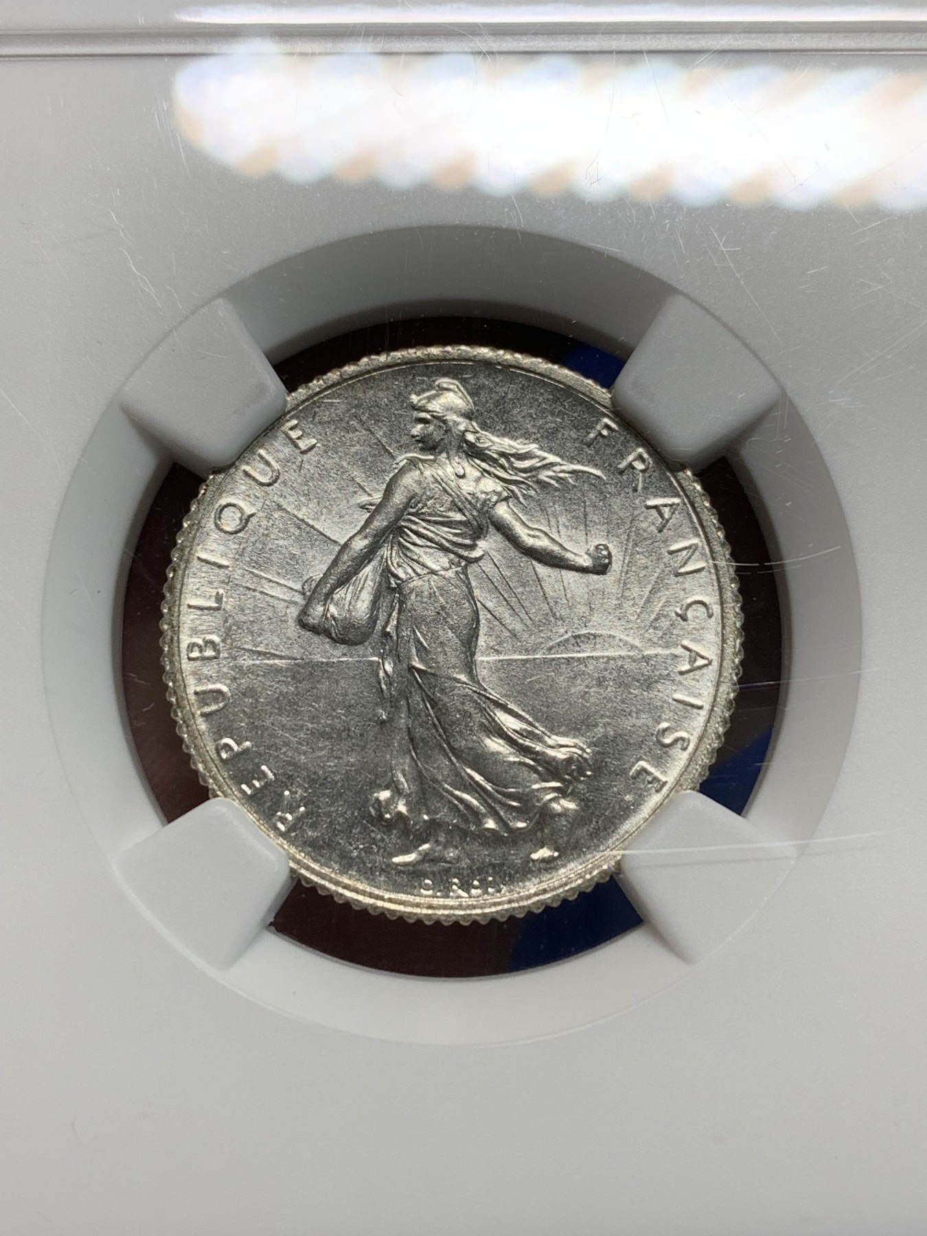 《竞宝斋》第242场-周日，周一 新年开场 (全场包邮) NGC MS64 法国1918年播种女神1法郎银币