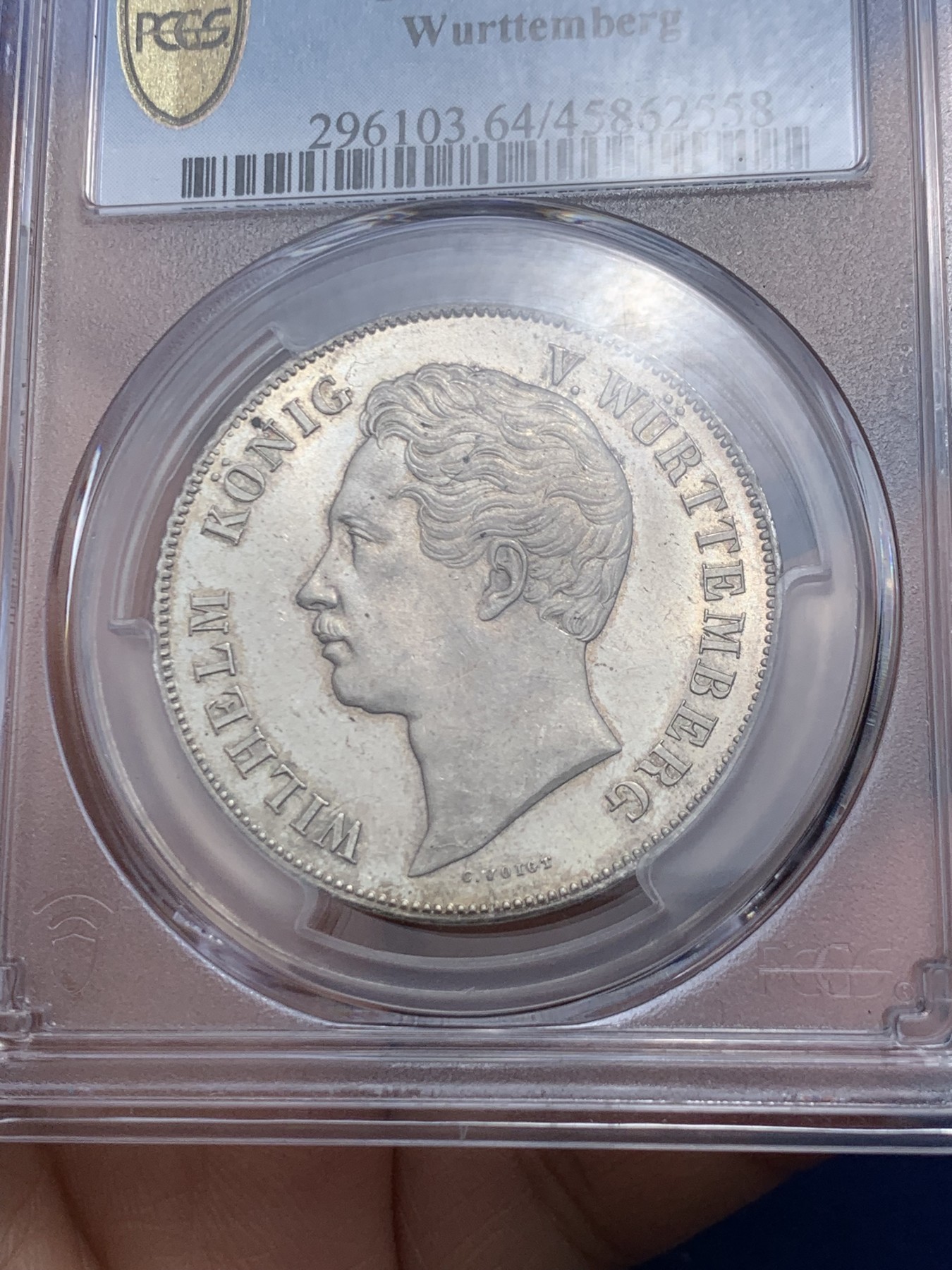 《竞宝斋》第242场-周日，周一 新年开场 (全场包邮) PCGS-MS64亚军分 德国 符腾堡1850年狮鹿2盾银币，设计精美，边齿特别。BU状态，淡彩金光，完整锐利的细节，干净极佳的底板，宝石般的光芒，流通充分高分较少。HA一枚ngc62分的狮鹿两盾在2022年成交价为780美元。