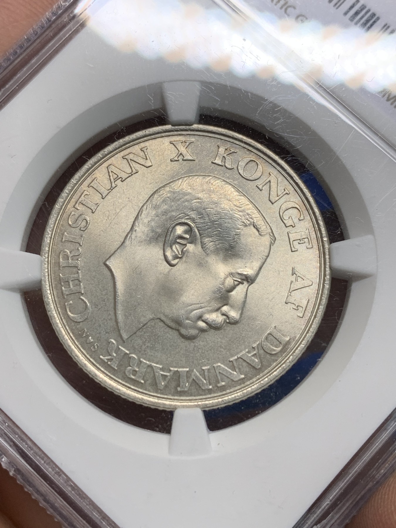 《竞宝斋》第242场-周日，周一 新年开场 (全场包邮) NGC MS64 丹麦1945年克里斯蒂安十世国王75大寿纪念2克朗银币