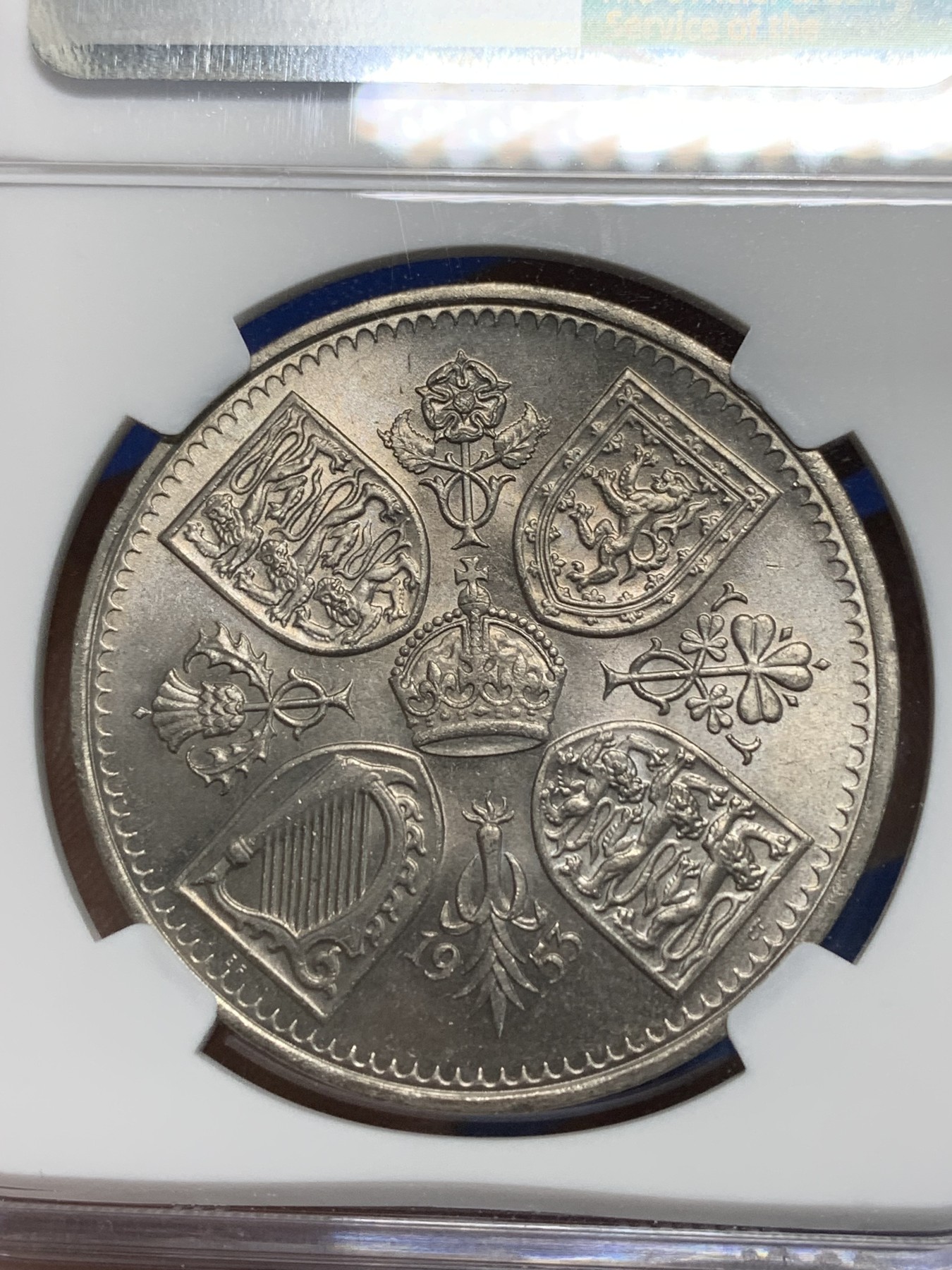 《竞宝斋》第242场-周日，周一 新年开场 (全场包邮) NGC-MS64 英国1953年伊丽莎白二世纪念克朗币 登基纪念首枚女皇克朗纪念币 淡彩包浆 转光好 造型精美