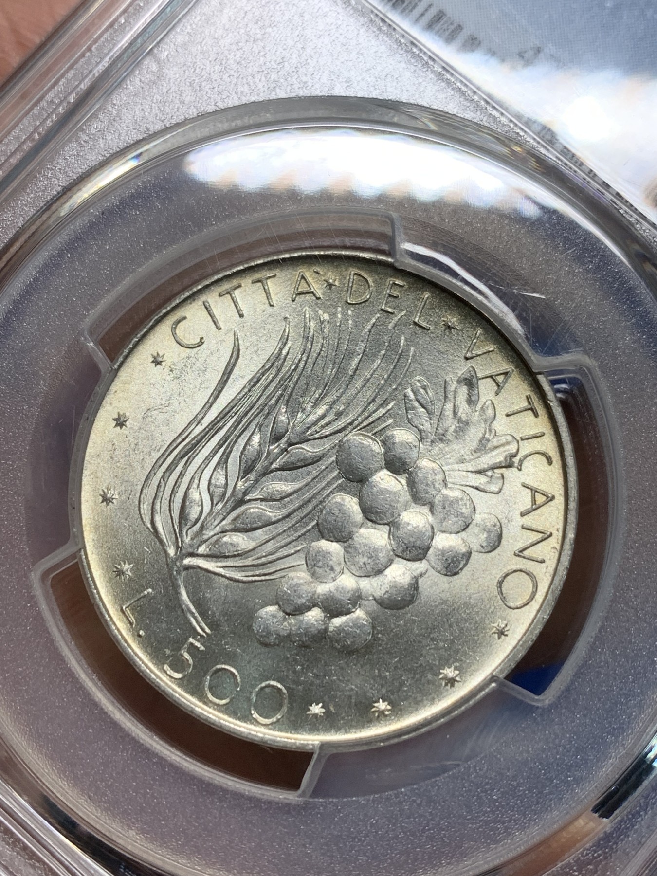 《竞宝斋》第242场-周日，周一 新年开场 (全场包邮) PCGS MS64 梵蒂冈1973年500里拉银币 漂亮葡萄图案