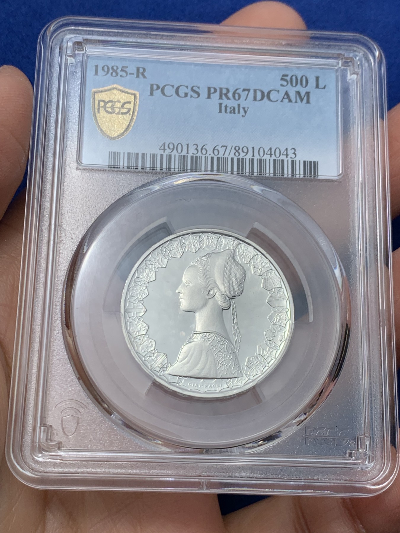 《竞宝斋》第242场-周日，周一 新年开场 (全场包邮) 季军分 PCGS-PR67DCAM 意大利 1985年 精制 帆船少女 500里拉 银币 首年发行 银光闪闪