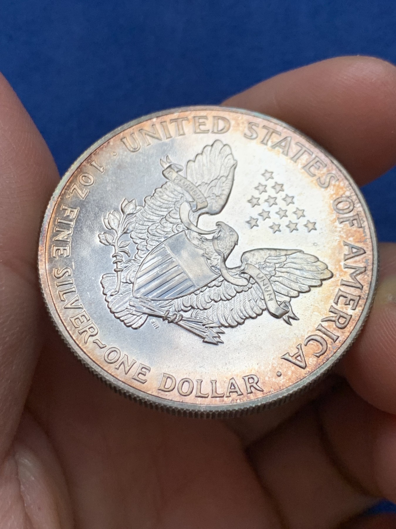 《竞宝斋》第242场-周日，周一 新年开场 (全场包邮) 美国1990年行走女神1盎司投资银币 金黄色氧化 非常漂亮