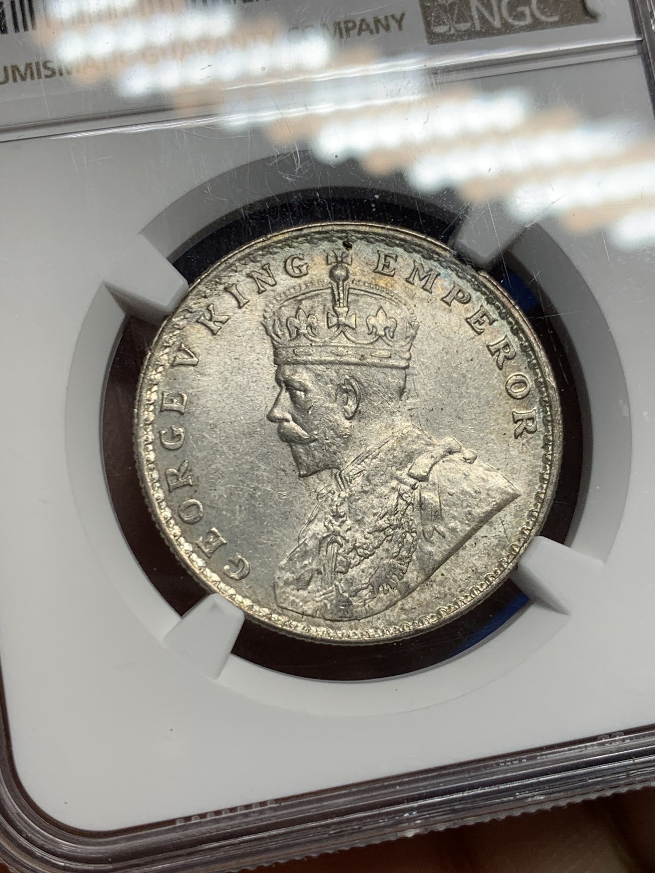 《竞宝斋》第242场-周日，周一 新年开场 (全场包邮) NGC MS63 1920年英属印度乔五1卢比银币 B版 分数不错状态好