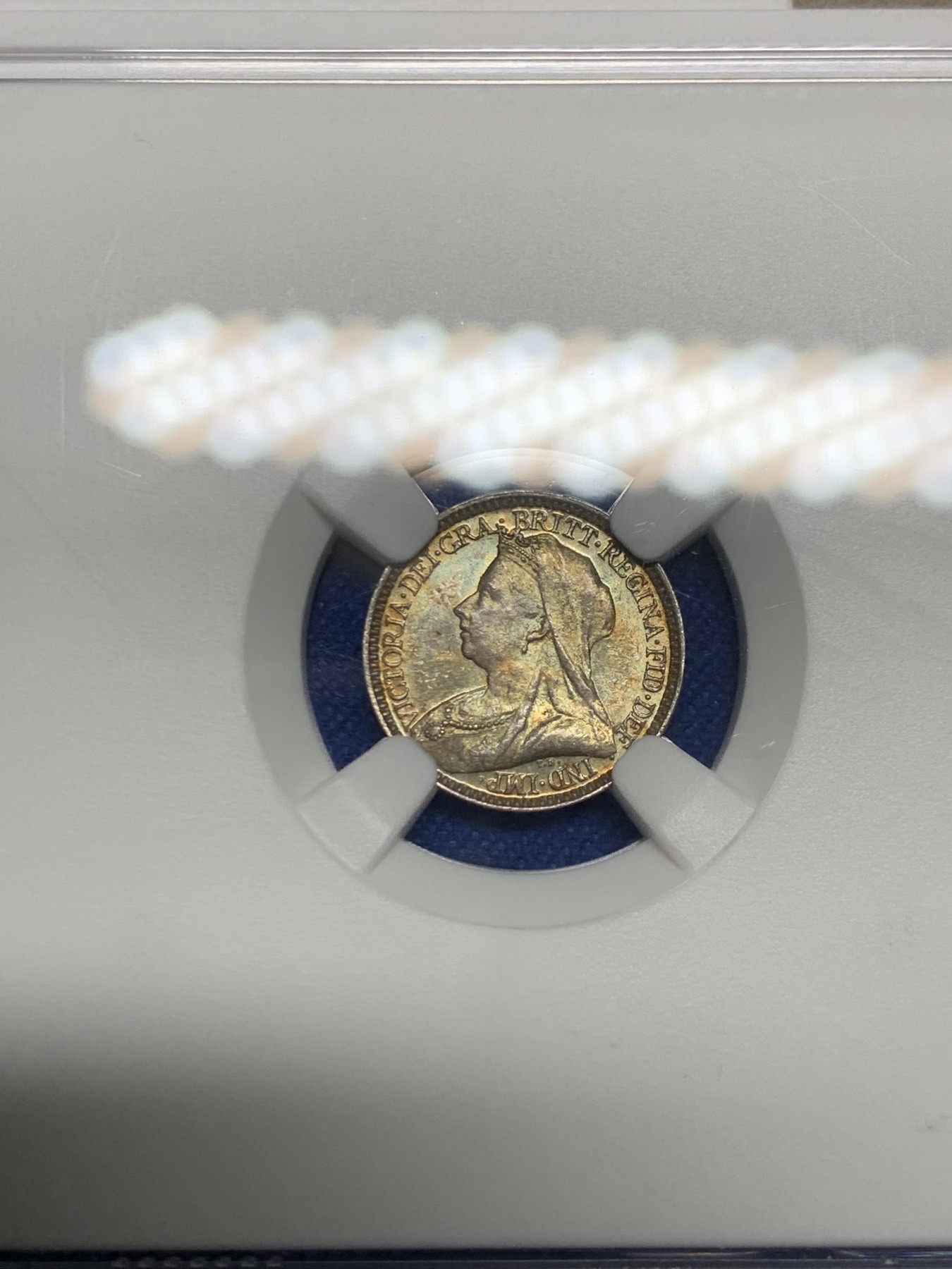 《竞宝斋》第242场-周日，周一 新年开场 (全场包邮) NGC MS64 英国1895年维多利亚批纱2便士灌足节银币