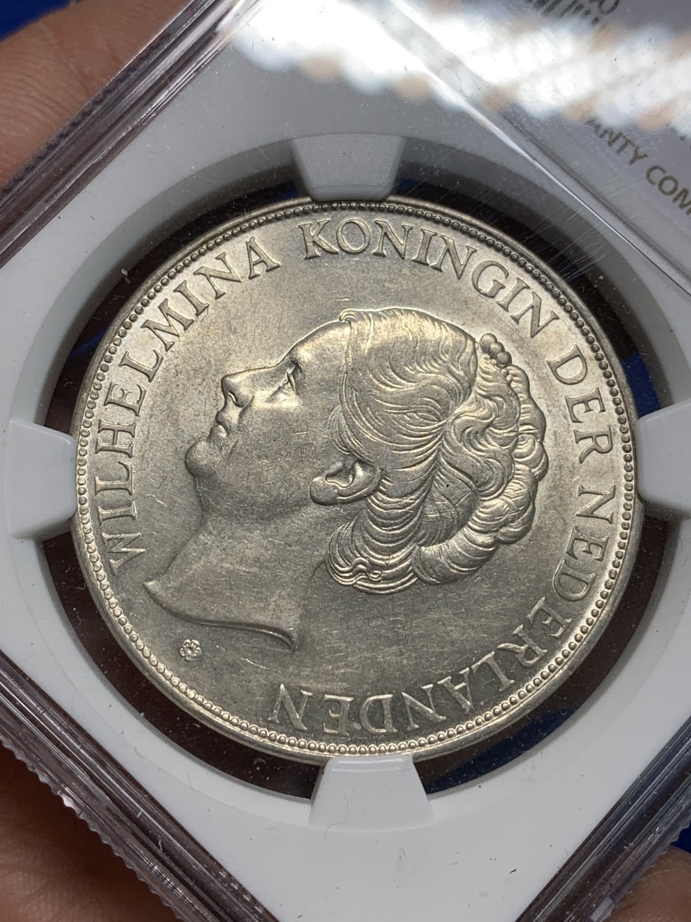 《竞宝斋》第242场-周日，周一 新年开场 (全场包邮) NGC AU58 荷兰1937年女王威廉明娜2.5盾银币