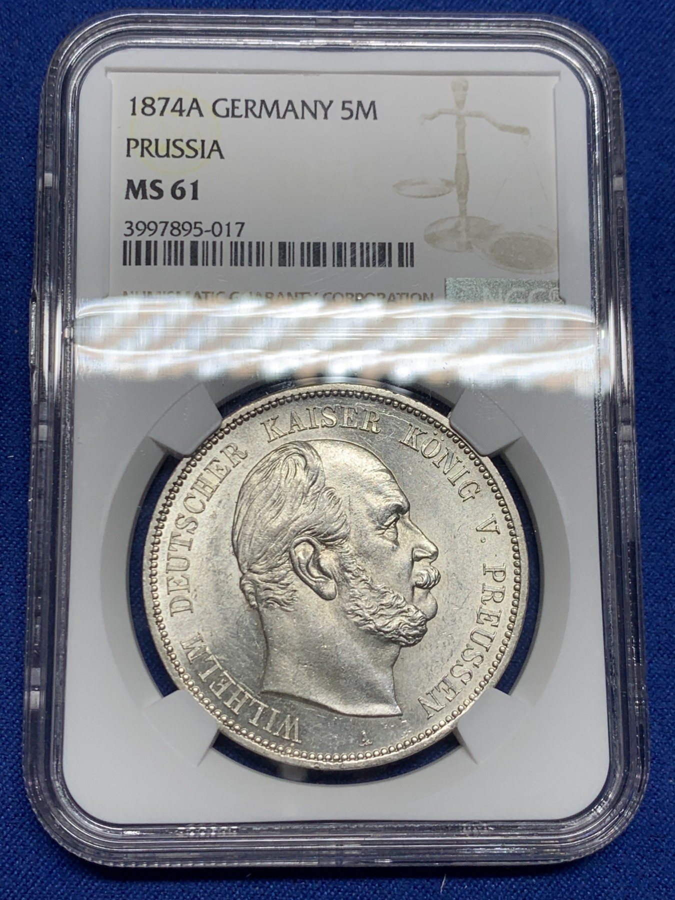 《竞宝斋》第242场-周日，周一 新年开场 (全场包邮) NGC MS61 德国1874年首年普鲁士威廉一世短翅5马克银币 曝光车轮转光流通马克中的经典威一短翅好品极难 感觉低评