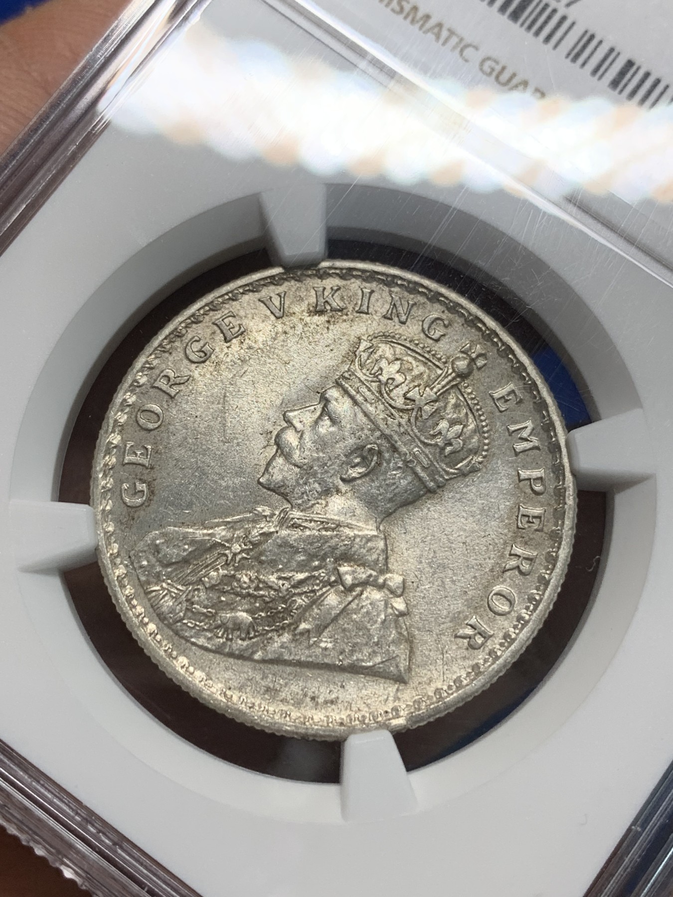 《竞宝斋》第242场-周日，周一 新年开场 (全场包邮) NGC MS60 英属印度 1917年 C版 乔五 1卢比银币