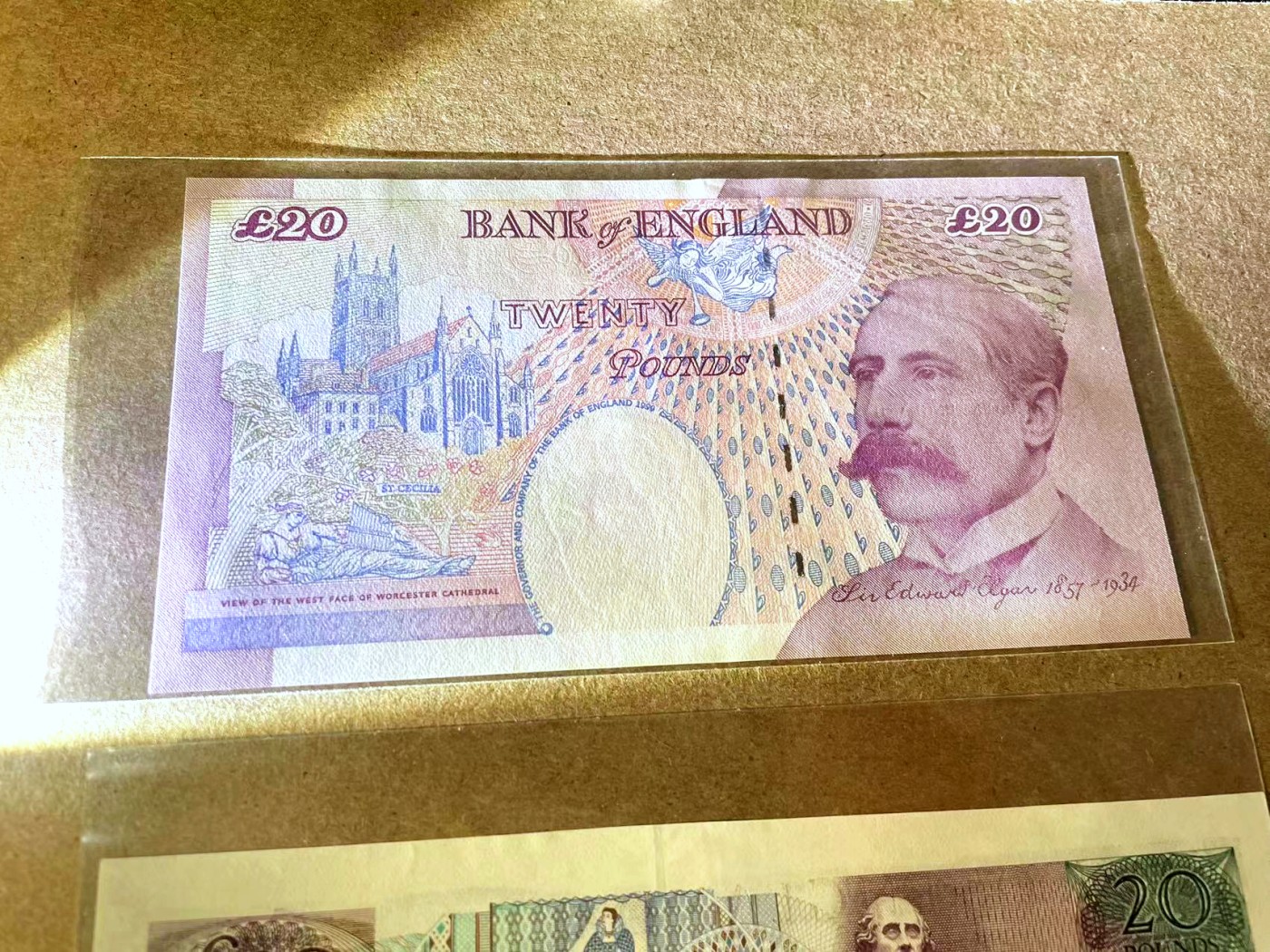 【Blue Auction】✨世界纸币精拍第437期【精】 【一组2张】英国不同版本20镑一组 品相如图 