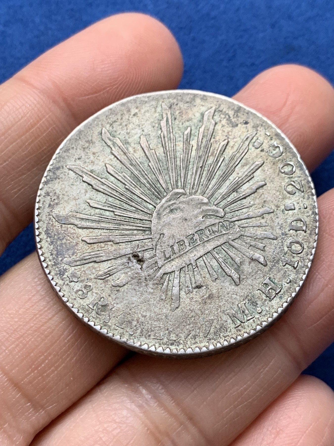 《竞宝斋》第242场-周日，周一 新年开场 (全场包邮) 墨西哥中早期8R鹰洋银币 年份弱打 包浆不错 细节见图