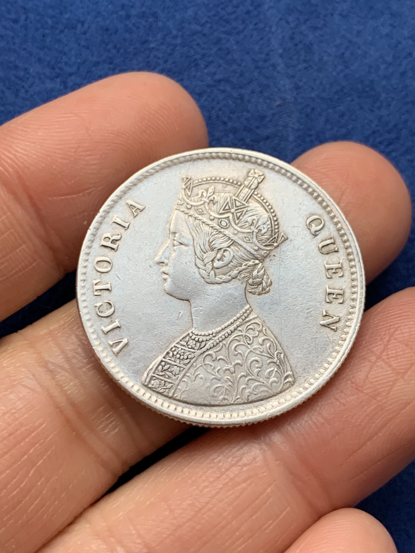 《竞宝斋》第242场-周日，周一 新年开场 (全场包邮) 英国1862年维多利亚1卢比银币