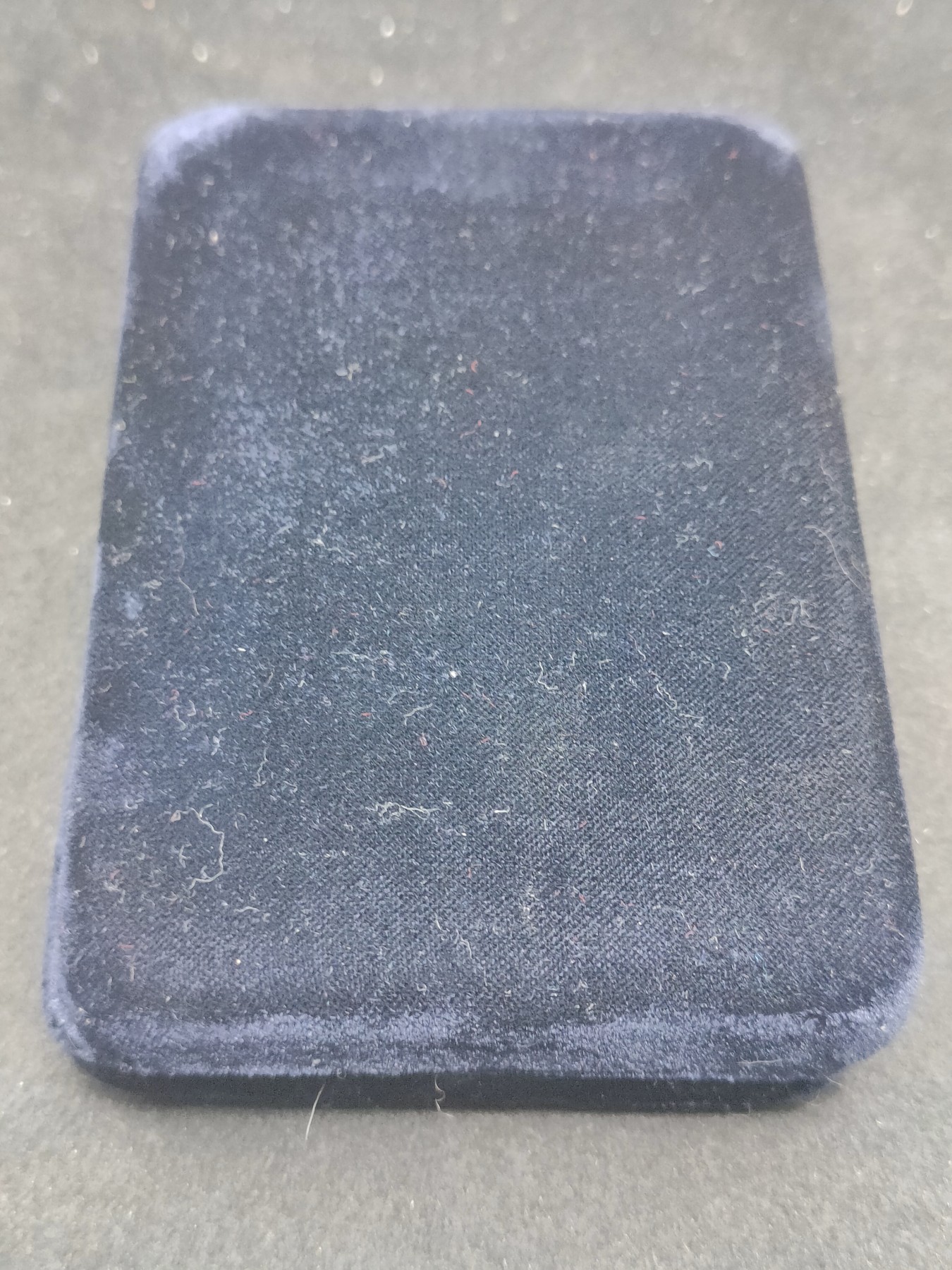 全场0元起拍 第135期 咸鱼国勋章拍卖专场 3月3日（周日）下午6：00开始 朝总联版烫金国徽盒三级国旗勋章带略