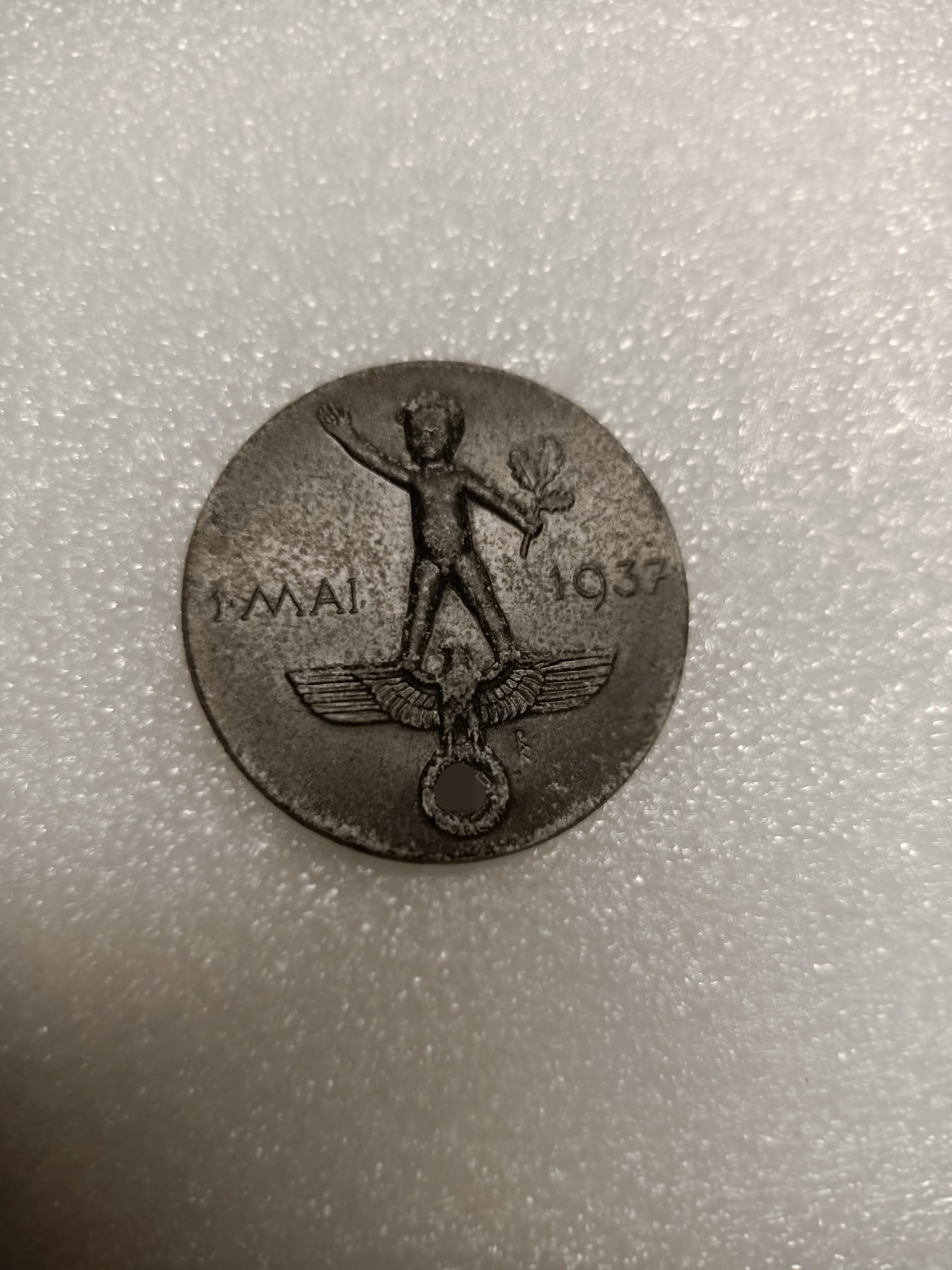 阿娜斯塔西亚军事题材拍卖第五期 Third Reich1937nsdap劳动节徽章，此徽章背后带有制造商标