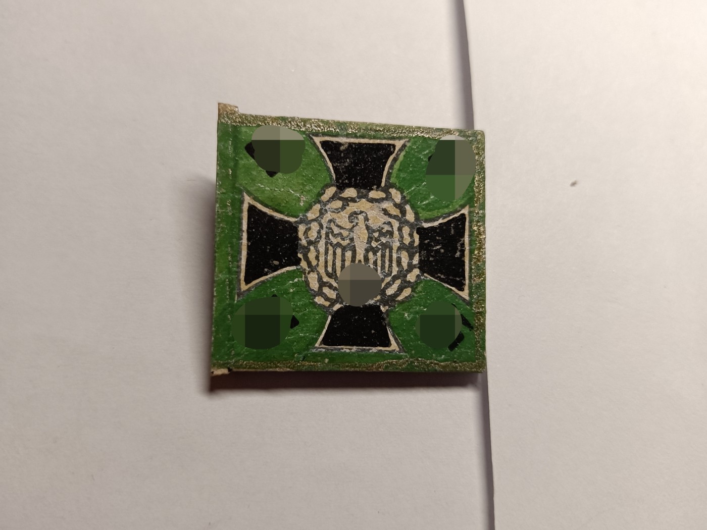 阿娜斯塔西亚军事题材拍卖第五期 Third Reich经典原品战旗类小徽章，木质，背后都带有制造商印标