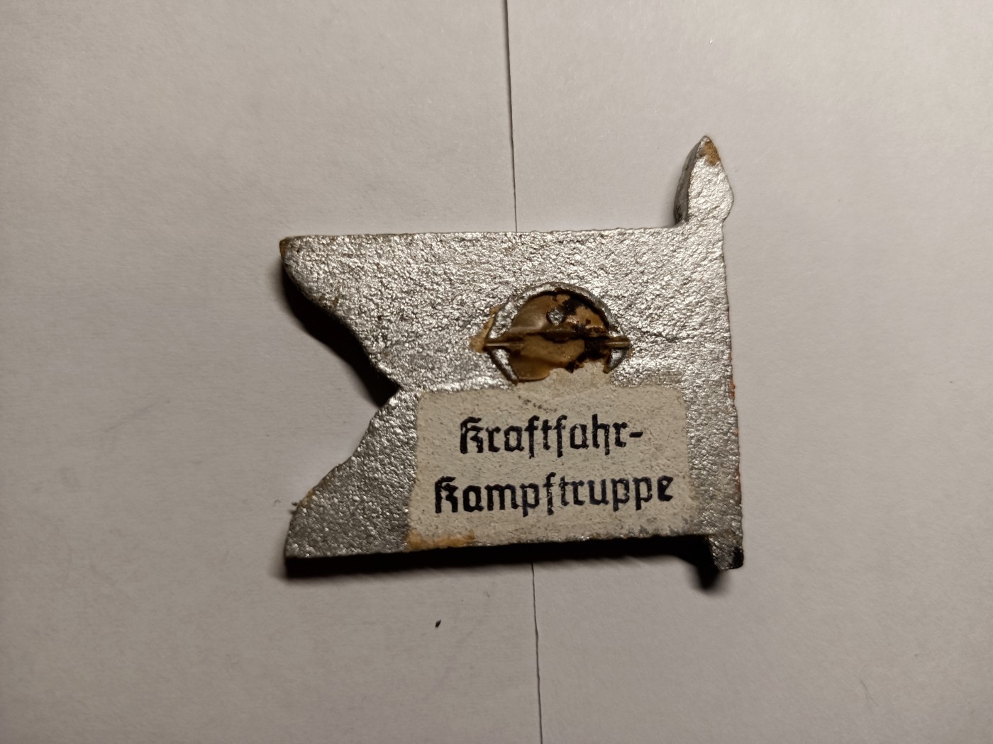 阿娜斯塔西亚军事题材拍卖第五期 Third Reich经典原品战旗类小徽章，木质，背后都带有制造商印标