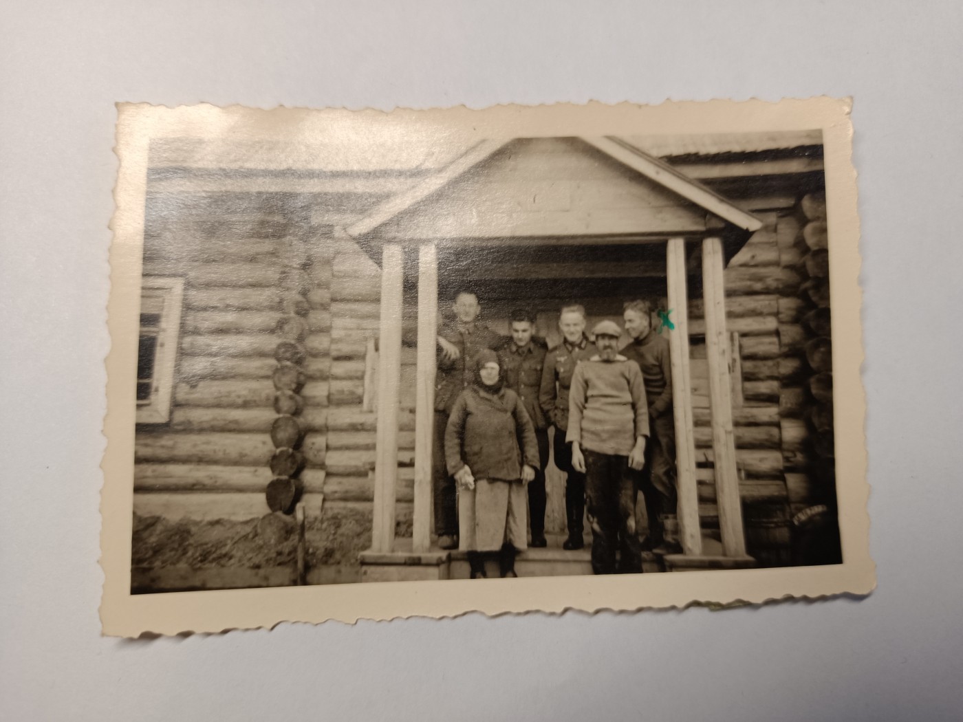 阿娜斯塔西亚军事题材拍卖第五期 Third Reich1940原品士兵家庭类合照，后面带手写文字