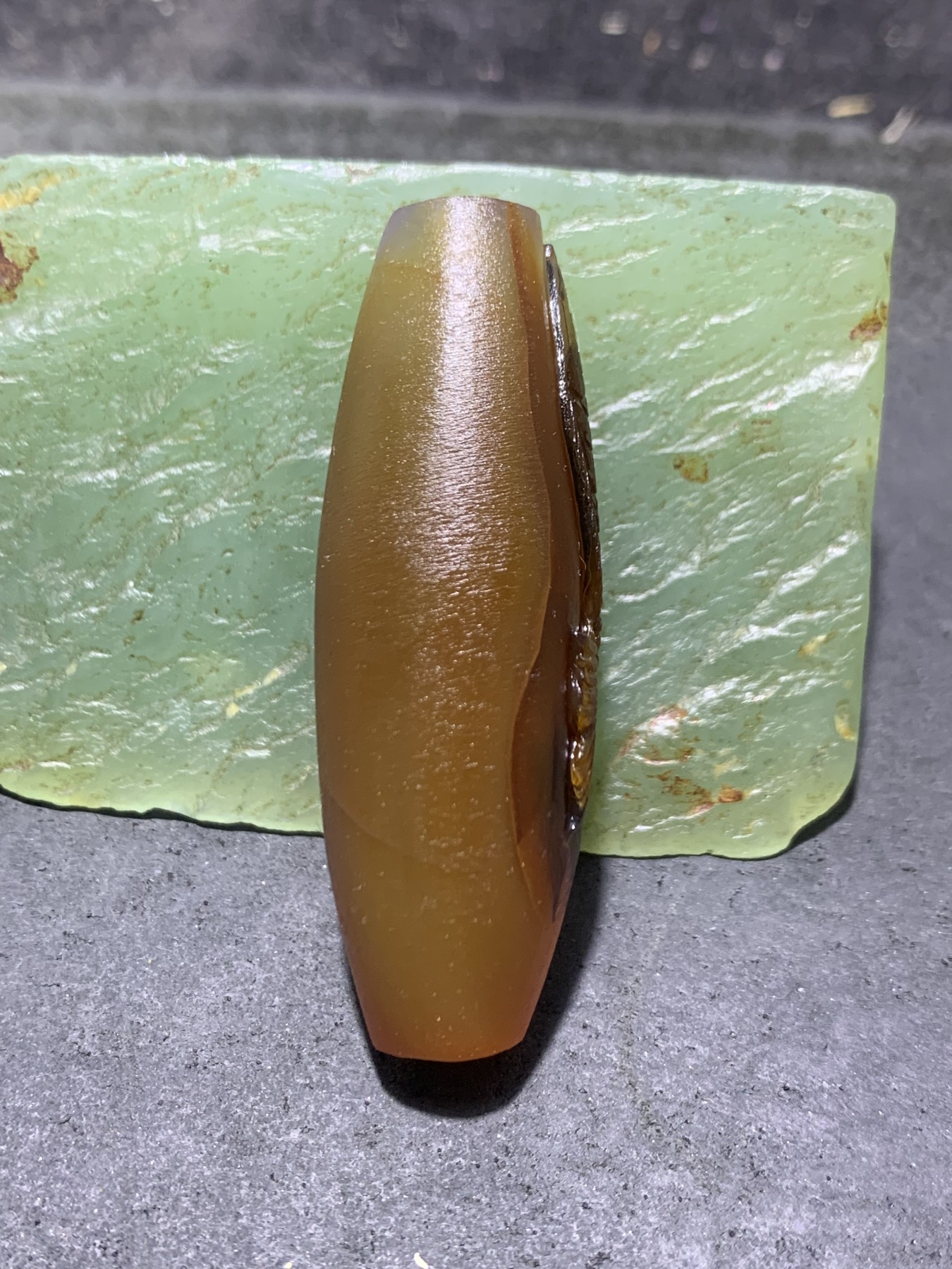 精美亚光巴西玛瑙手工俏色巧雕鲤鱼出水吊坠（把件）一个