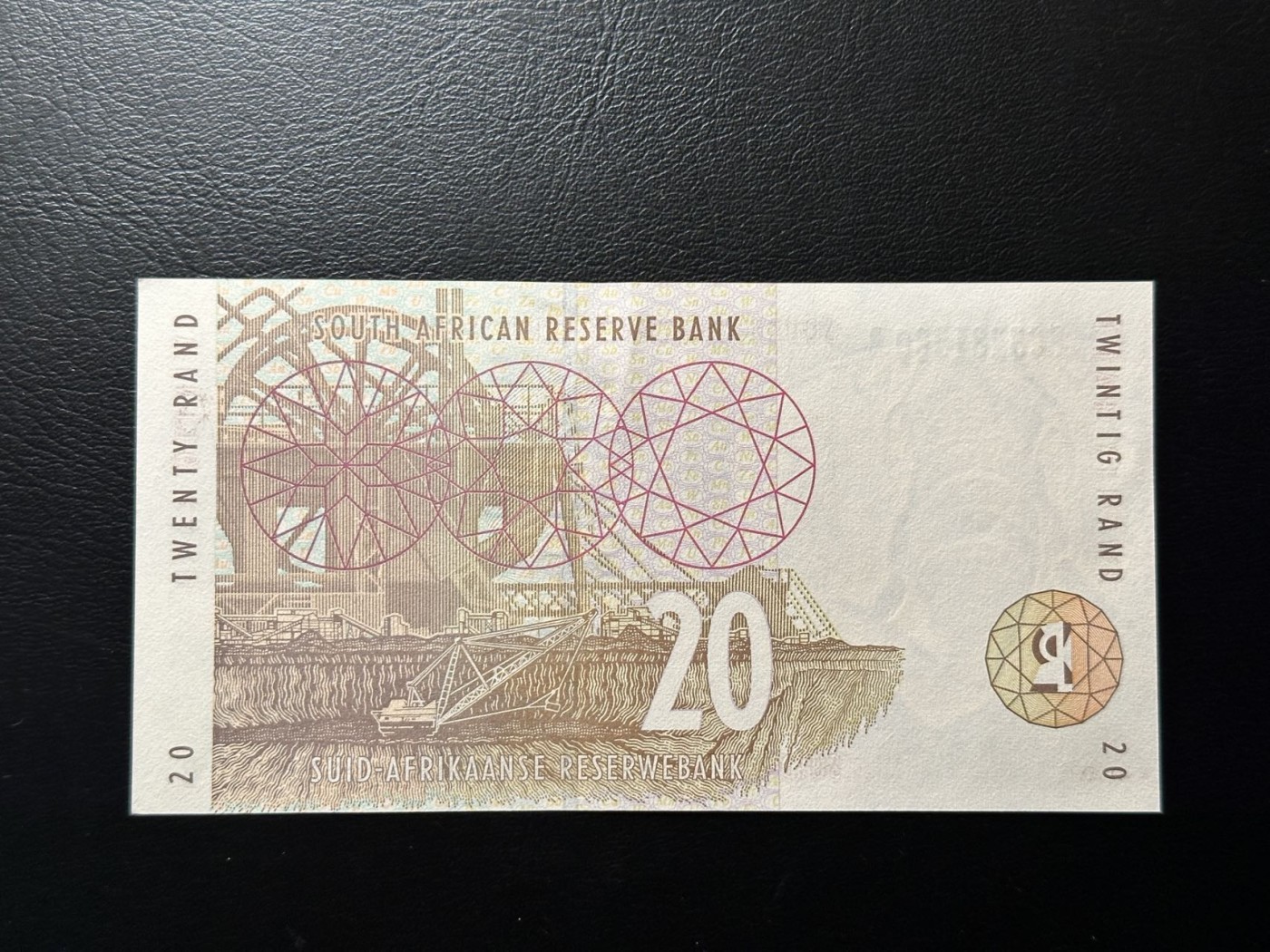 第三十六场！（本期有pmg记录仅两枚的顶级高货） 南非1999年20兰德，品相unc-，号码全程无47！初版！