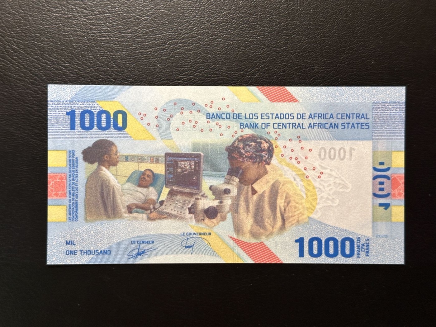 第三十六场！（本期有pmg记录仅两枚的顶级高货） 马达加斯加最新版本1000法郎，品相unc！尾8，特殊材质的钞票！油画风格，荧光漂亮！