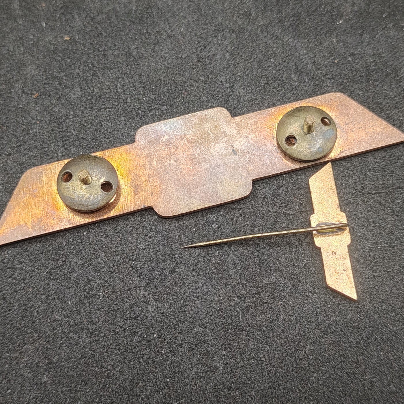 全场0元起拍 第135期 咸鱼国勋章拍卖专场 3月3日（周日）下午6：00开始 东德人民军中期 63版二级通用纪念章带略章