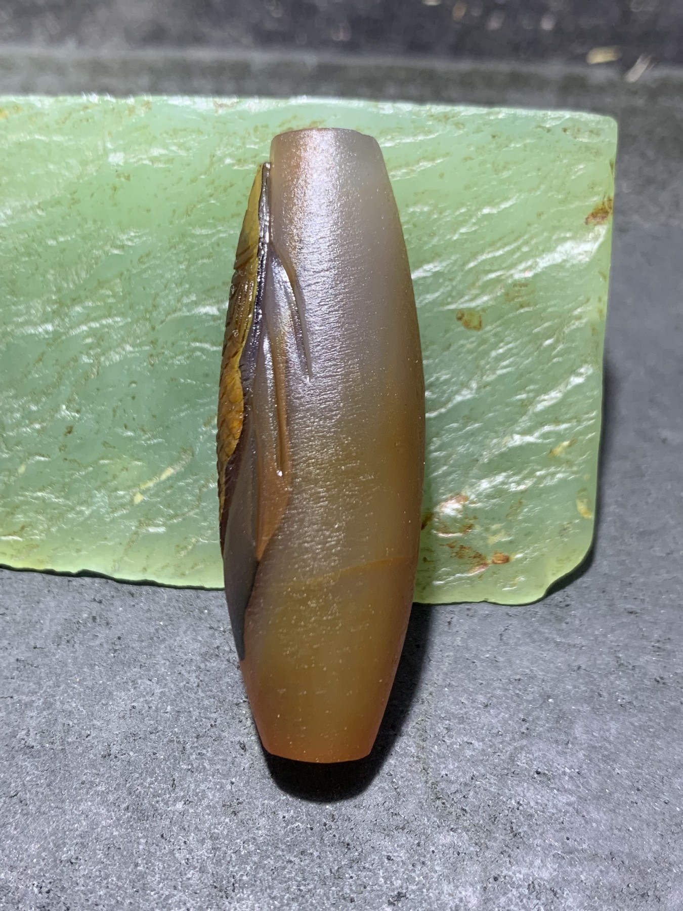 精美亚光巴西玛瑙手工俏色巧雕鲤鱼出水吊坠（把件）一个