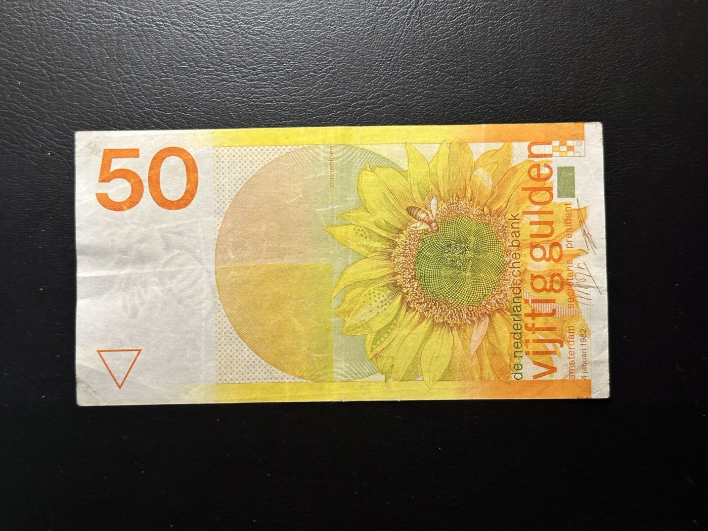 第三十六场！（本期有pmg记录仅两枚的顶级高货） 荷兰50盾，向日葵，荷兰三剑客之一！666中间豹子号！号码无7！品相au！荷兰的热门品种！