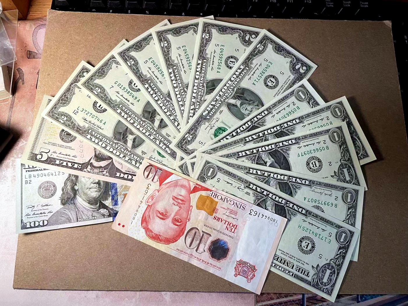 【Blue Auction】✨世界纸币精拍第438期【精】 【一组14张】美国1-2-5-100美金 UNC（个别UNC-瑕疵）&新加坡 10元 流通品相 