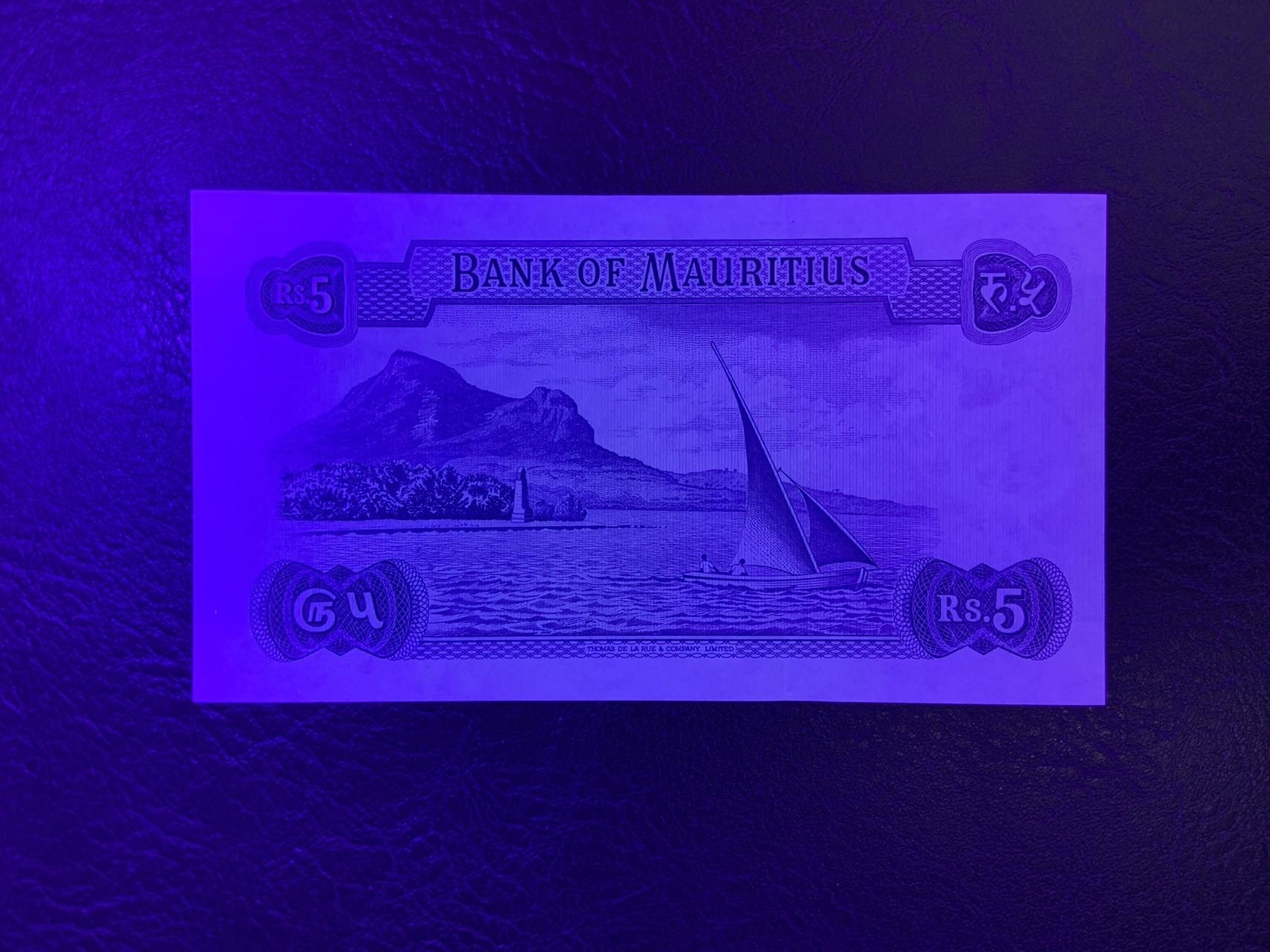 收藏联盟Quantum Auction 第327期拍卖  毛里求斯1967年版5卢比 品相全新UNC 戎装女王