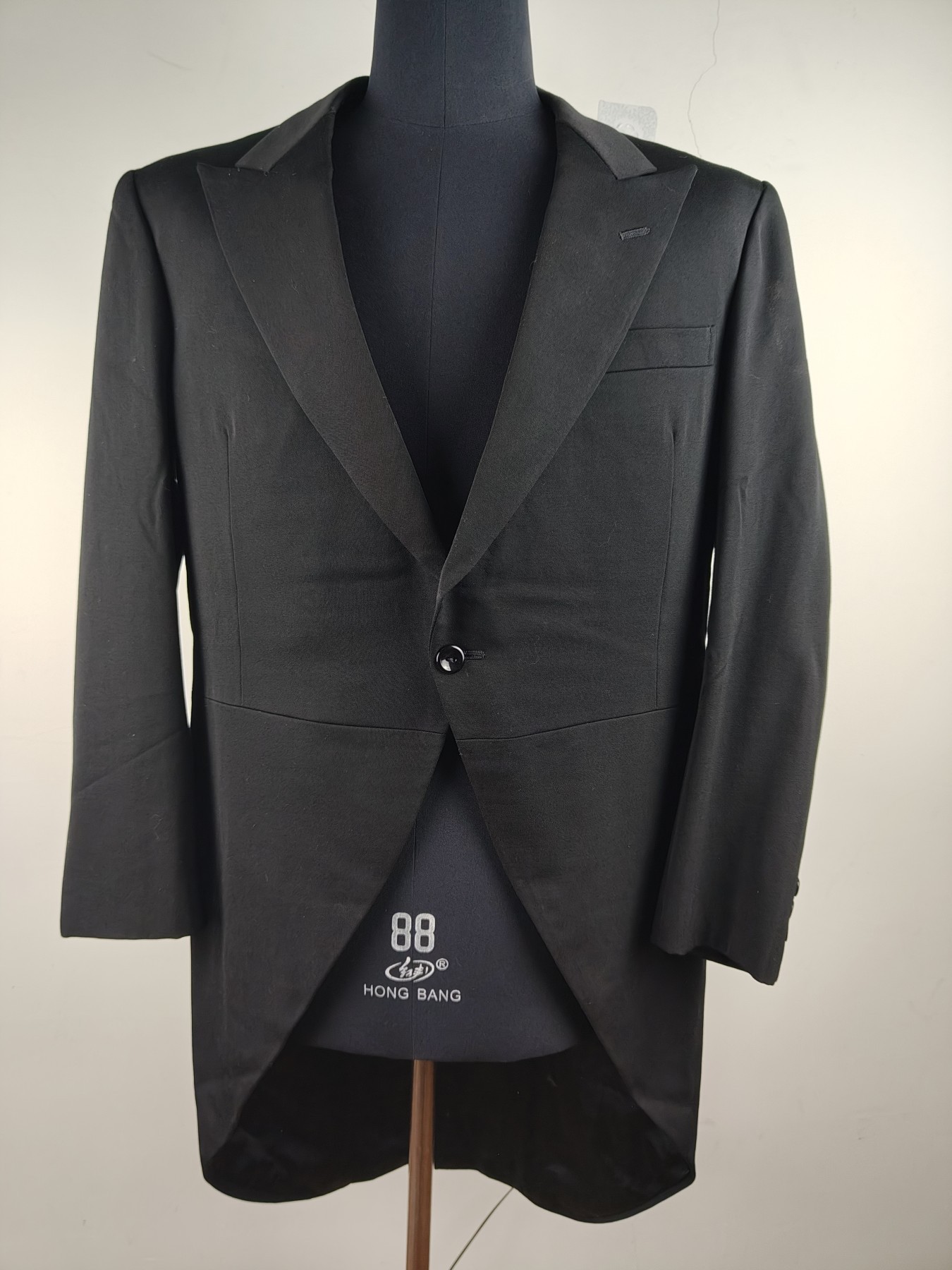 全场0元起拍 第135期 咸鱼国勋章拍卖专场 3月3日（周日）下午6：00开始 大码 日本定制晨礼服上衣 胸围104 肩宽48 衣长100 袖长58