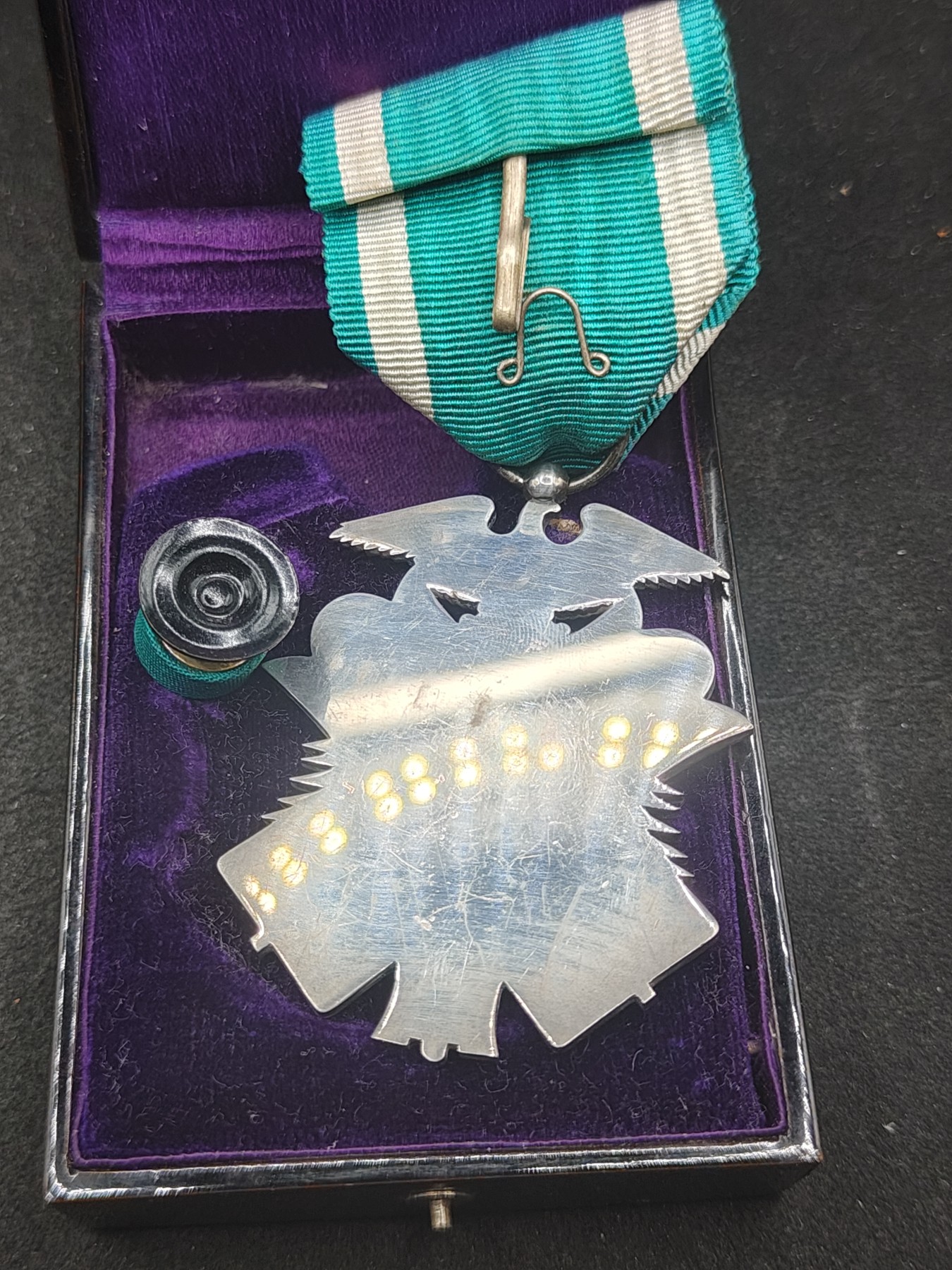 全场0元起拍 第135期 咸鱼国勋章拍卖专场 3月3日（周日）下午6：00开始 日本七级金鸱章银制带盒略