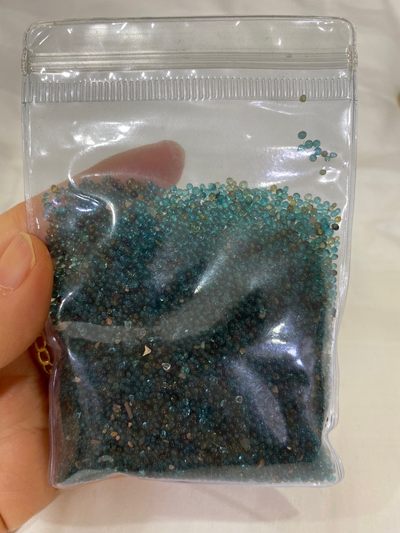 老琉璃米珠，尺寸0.1厘米左右，品相如图，168包快递 - 老琉璃米珠，尺寸0.1厘米左右，品相如图，168包快递