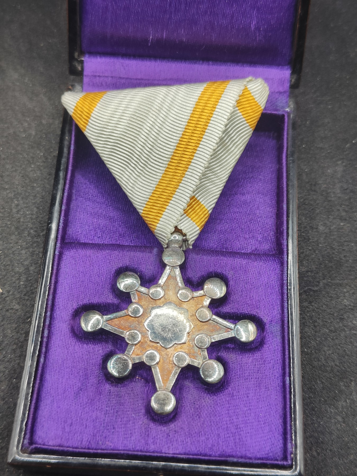 全场0元起拍 第135期 咸鱼国勋章拍卖专场 3月3日（周日）下午6：00开始 日本明治时期八等瑞宝章银制带盒