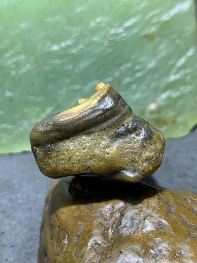 放福利！精美天然原皮阿拉善玛瑙原石手工雕刻佛字把件（吊坠）一颗， 放福利！精美天然原皮阿拉善玛瑙原石手工雕刻佛字把件（吊坠）一颗，