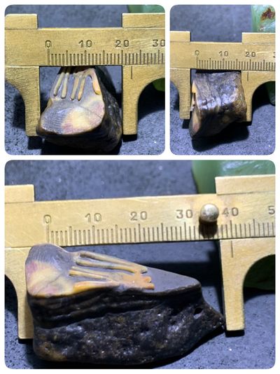 放福利！精美天然原皮阿拉善玛瑙原石手工雕刻佛字把件（吊坠）一颗， 放福利！精美天然原皮阿拉善玛瑙原石手工雕刻佛字把件（吊坠）一颗，