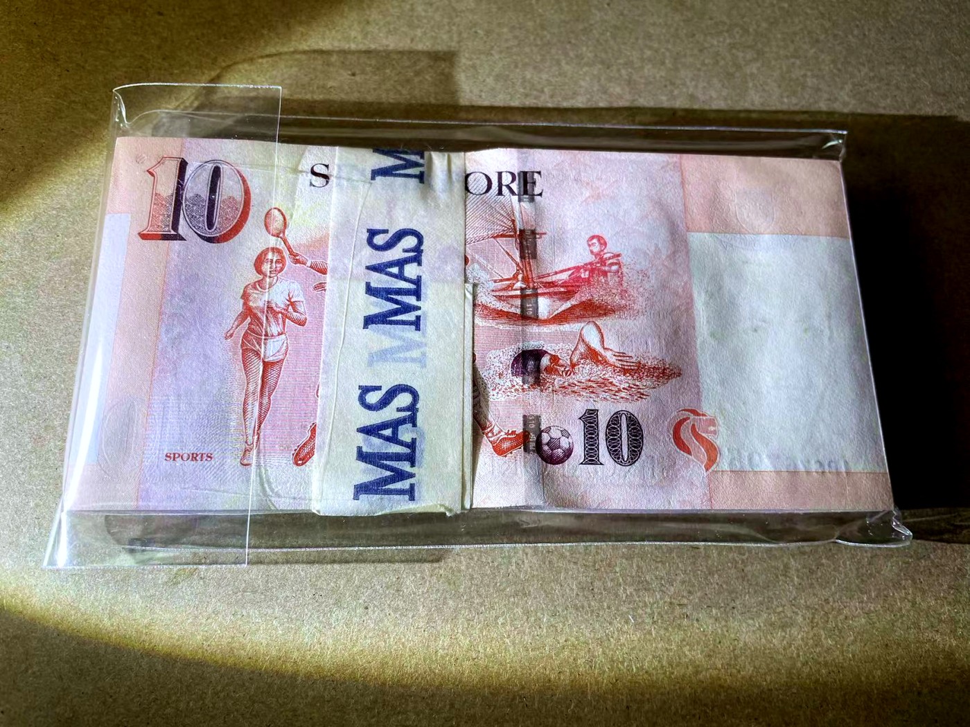 【Blue Auction】✨世界纸币精拍第438期【精】 【一刀】新加坡人像版10元 全新UNC（个别有瑕疵）