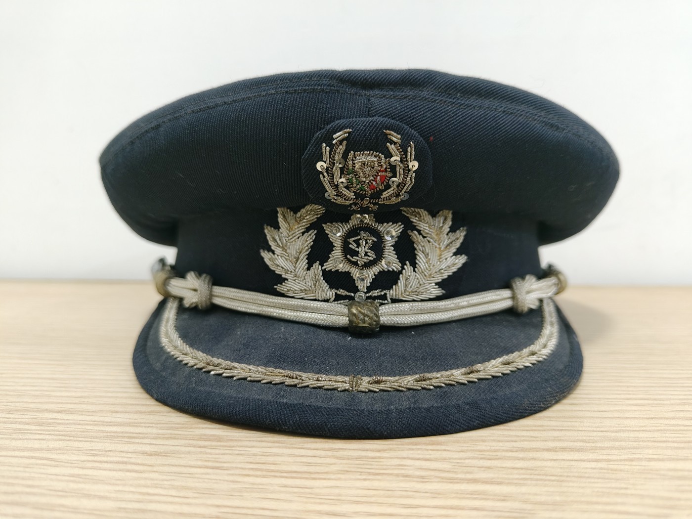 全场0元起拍 第135期 咸鱼国勋章拍卖专场 3月3日（周日）下午6：00开始 葡萄牙 警察军官刺绣大檐帽56CM