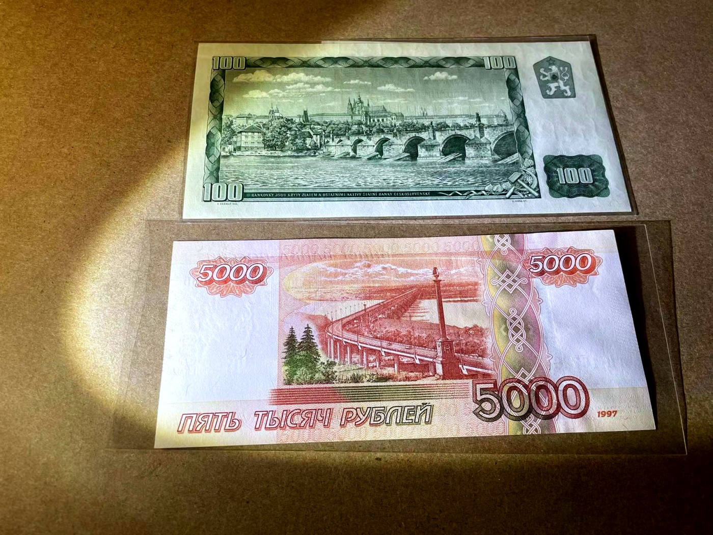 【Blue Auction】✨世界纸币精拍第438期【精】 【一组2张】俄罗斯 1997年5000卢布&捷斯 1961年100克朗 全新UNC