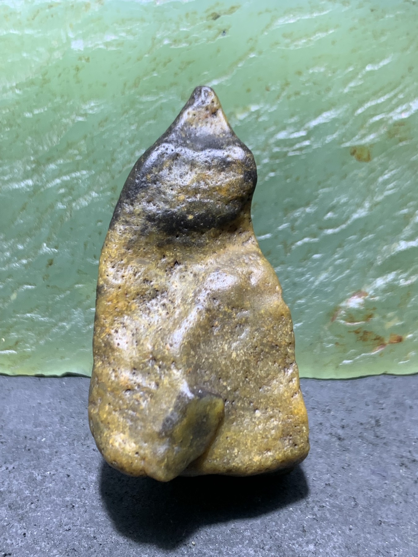 放福利！精美天然原皮阿拉善玛瑙原石手工雕刻佛字把件（吊坠）一颗，