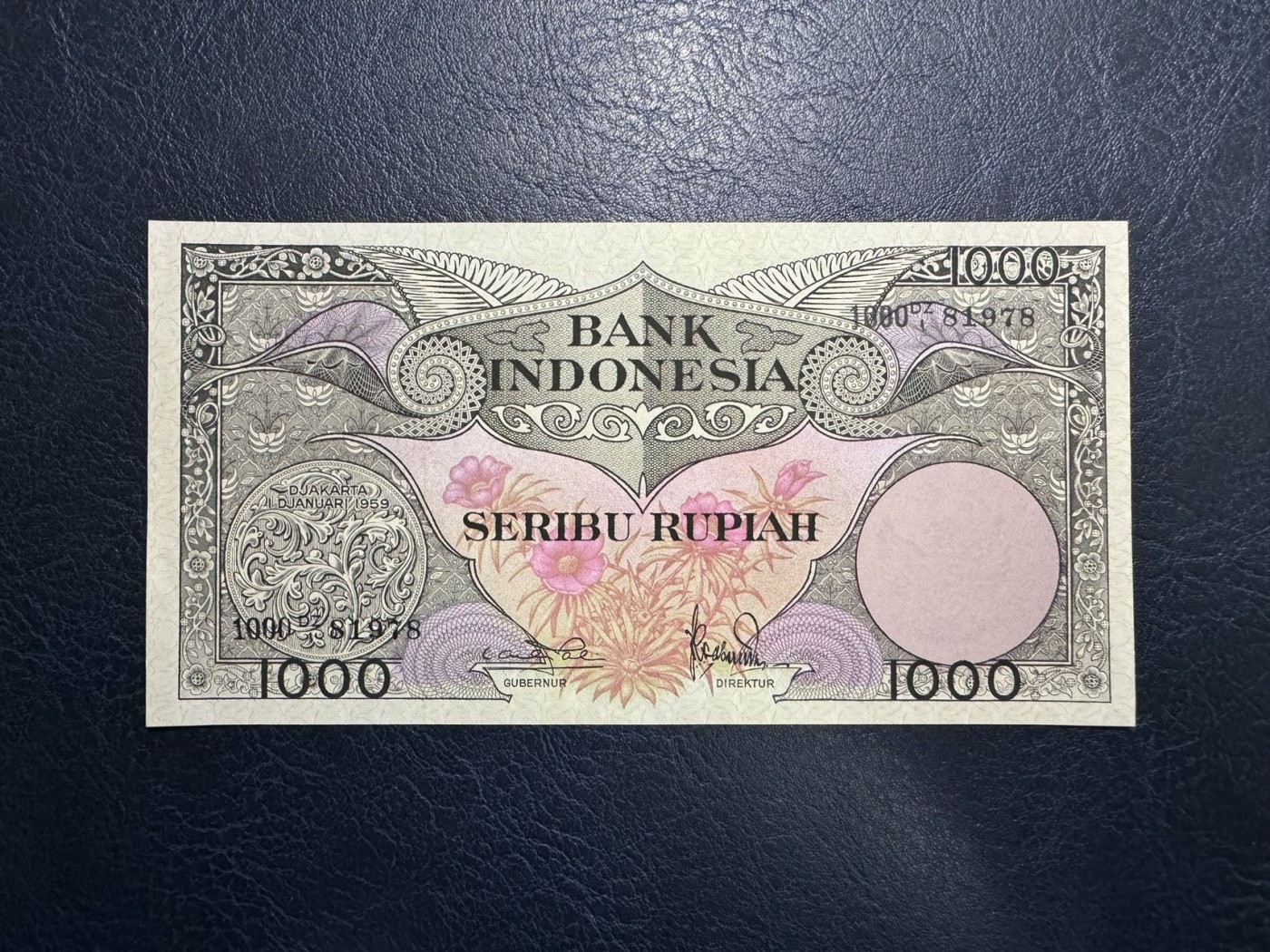 收藏联盟Quantum Auction 第327期拍卖  印度尼西亚1959年1000卢比 品相UNC- 边缘瑕疵 天堂鸟