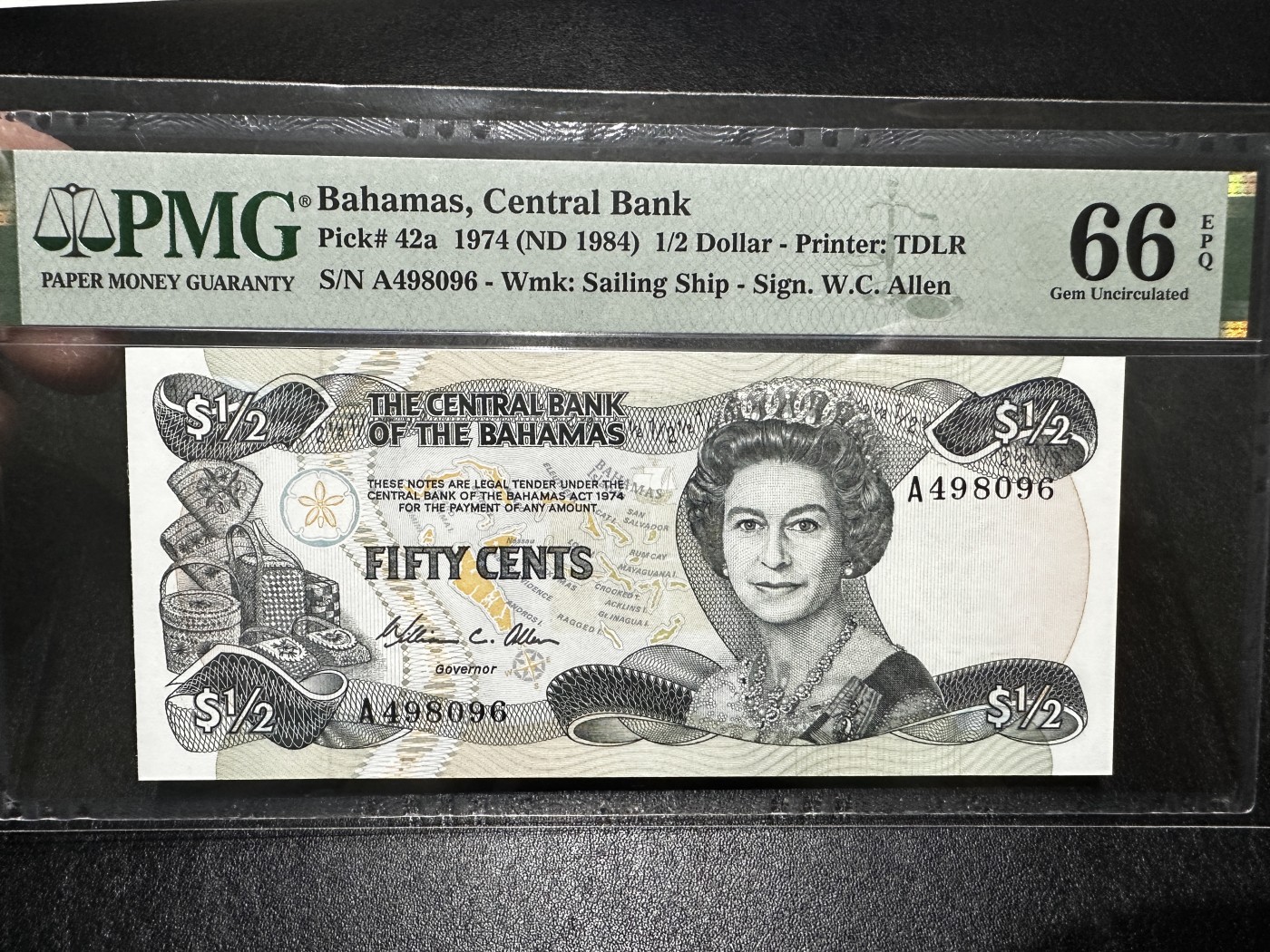 《外钞收藏家》第三百四十三期（评级场） 1974年巴哈马1/2第纳尔 PMG66