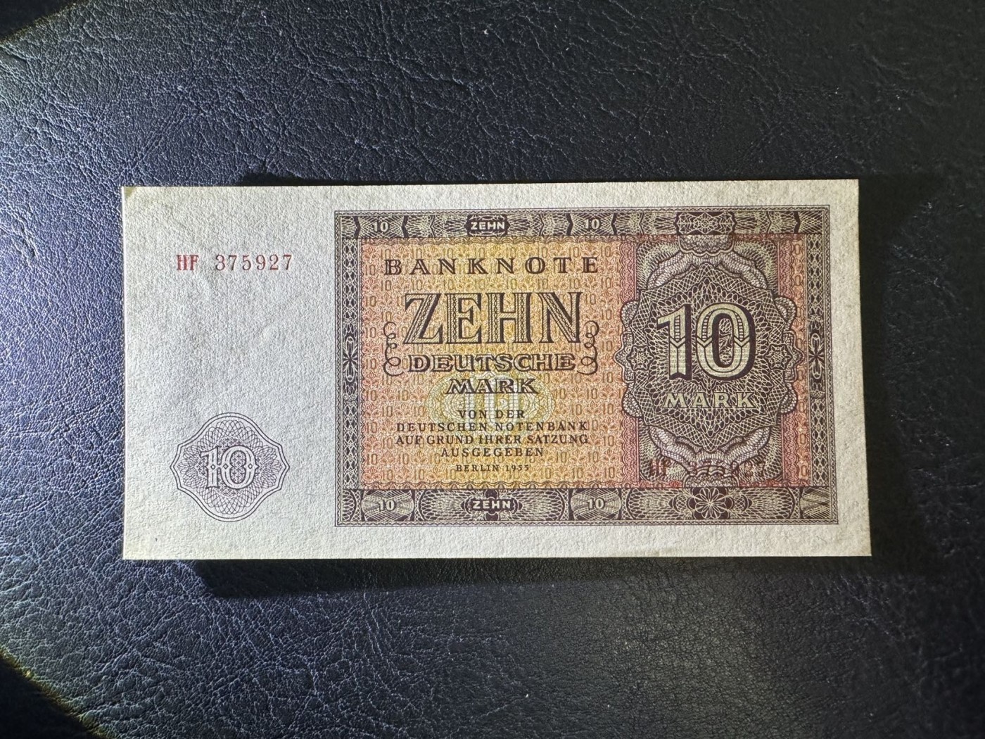 收藏联盟Quantum Auction 第327期拍卖  民主德国1955年10马克 品相UNC 号码无4