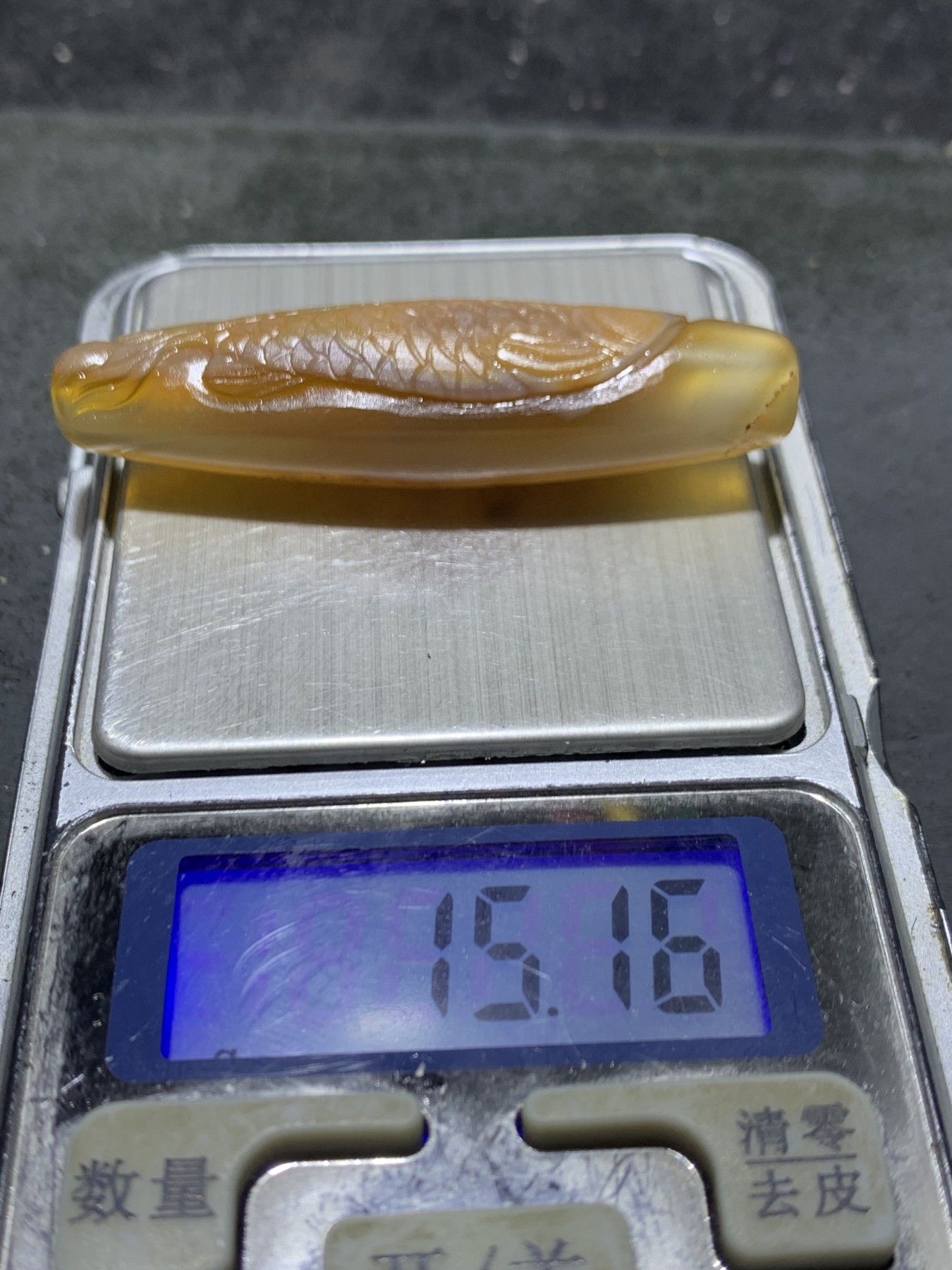 精美亚光朱砂点巴西玛瑙手工俏色巧雕富贵有余桶珠一个