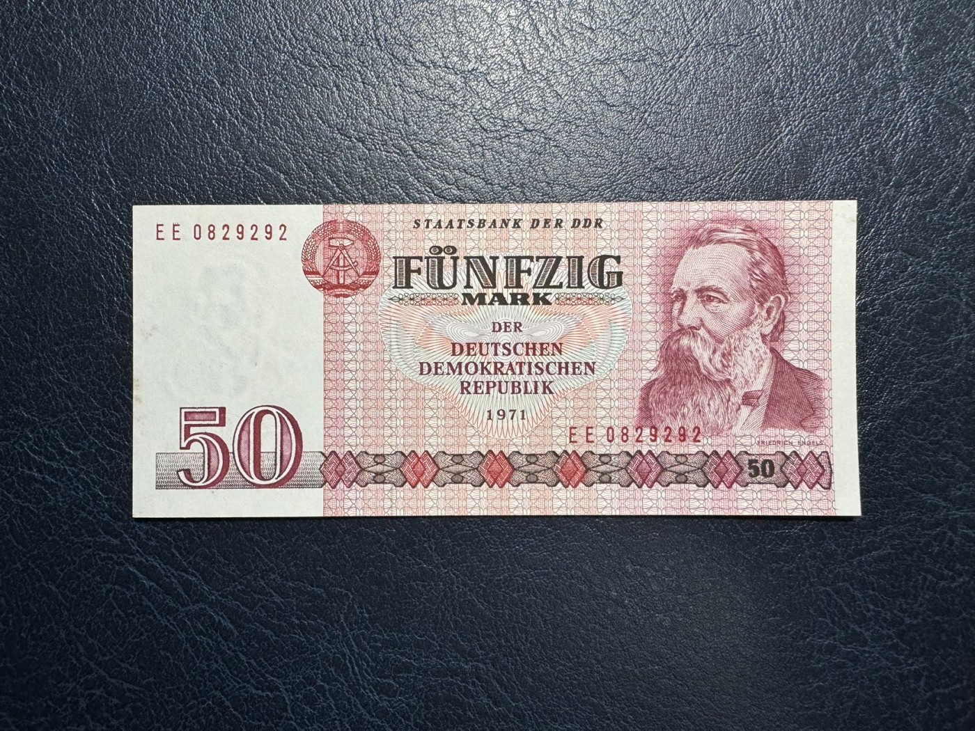 收藏联盟Quantum Auction 第327期拍卖  民主德国1971年50马克 品相UNC- 号码无3457朦胧号