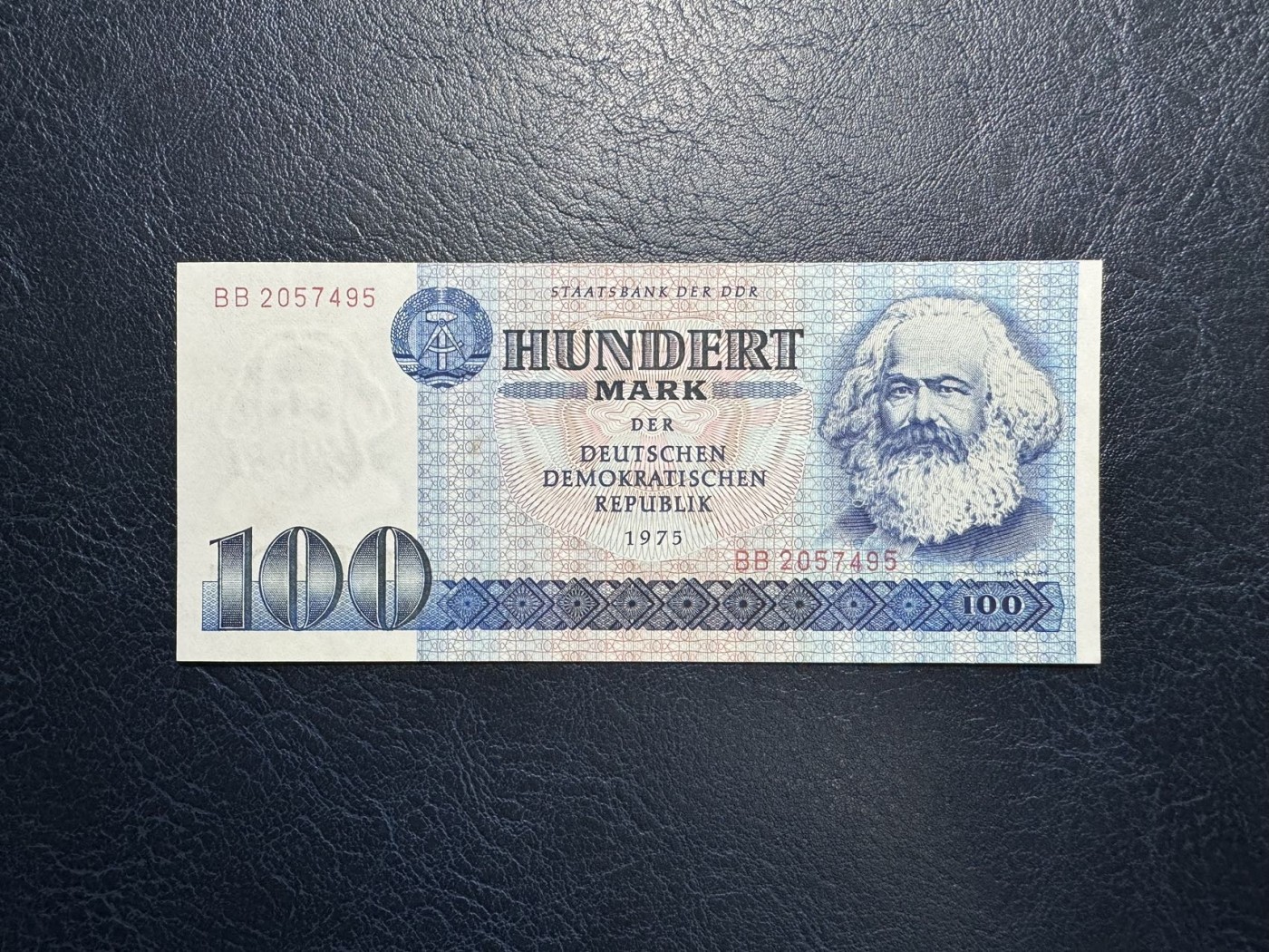 收藏联盟Quantum Auction 第327期拍卖  民主德国1975年100马克 品相UNC 东柏林街景