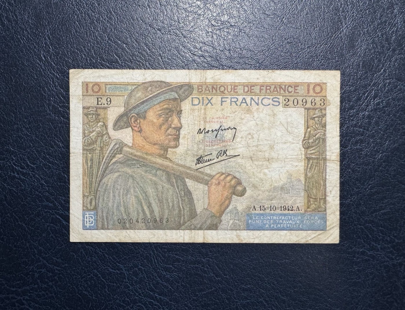 收藏联盟Quantum Auction 第327期拍卖  法国1942年10法郎 品相如图 有针孔