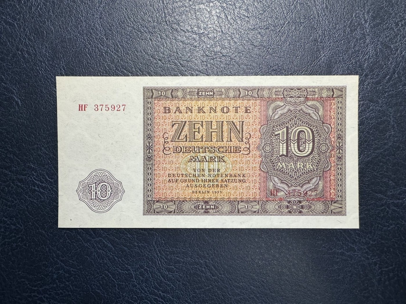 收藏联盟Quantum Auction 第327期拍卖  民主德国1955年10马克 品相UNC 号码无4