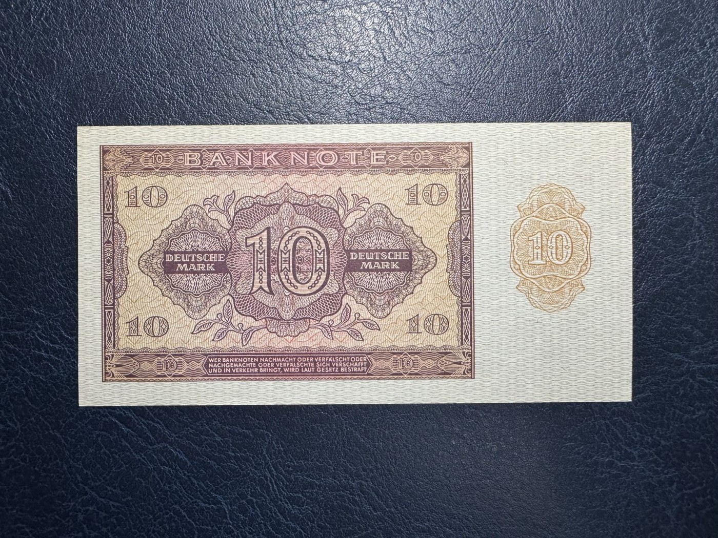 收藏联盟Quantum Auction 第327期拍卖  民主德国1955年10马克 品相UNC 号码无4
