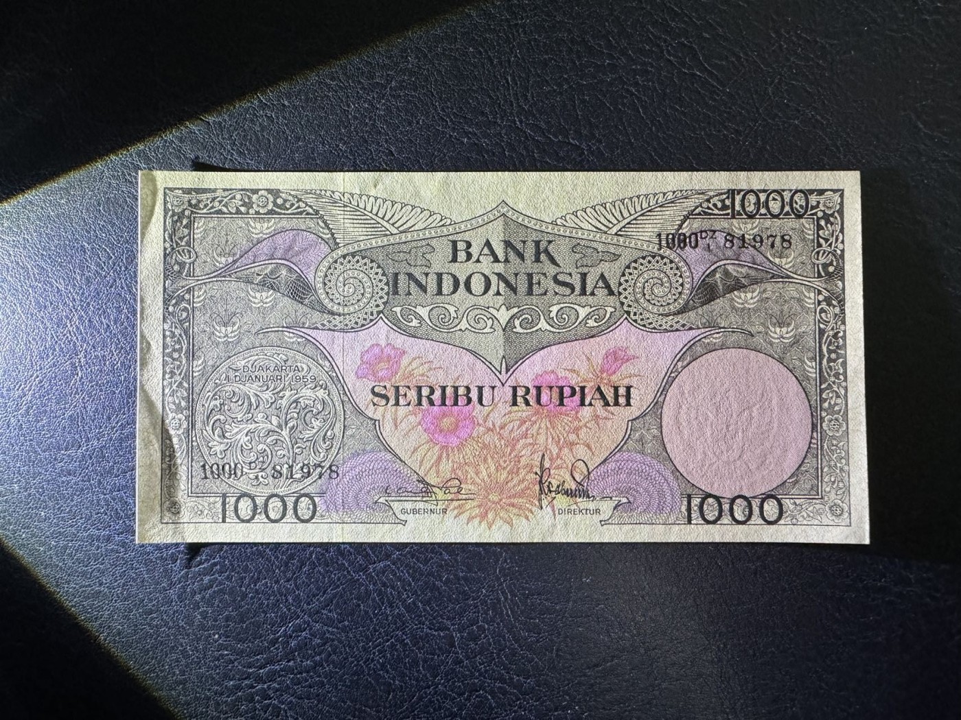 收藏联盟Quantum Auction 第327期拍卖  印度尼西亚1959年1000卢比 品相UNC- 边缘瑕疵 天堂鸟