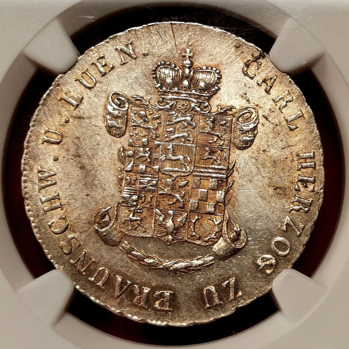 凡希社世界钱币微拍第二百六十一期（龙年开运场） 1829布伦瑞克-沃芬布特盾徽24MG（2/3泰勒）NGC-MS62 银光洋红彩！