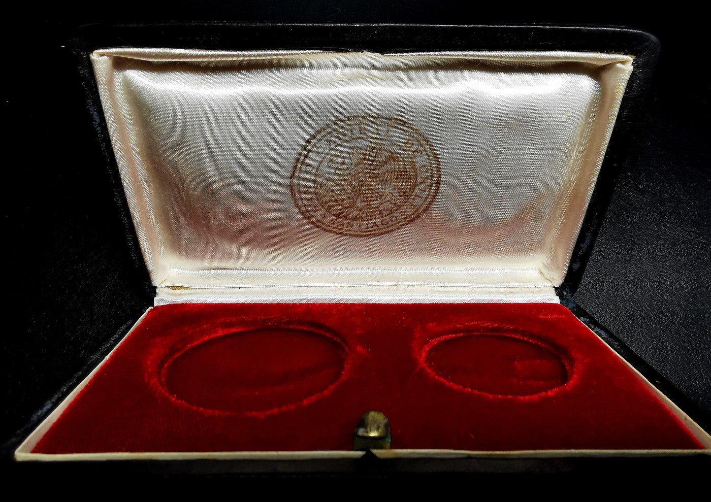 凡希社世界钱币微拍第二百六十一期（龙年开运场） 荐！1968/78智利新政府/海军学院两枚套PS，原状态评级，智利天使相当稀见的品种，NGC-PF64UC，实物紫罗兰自然氧化。